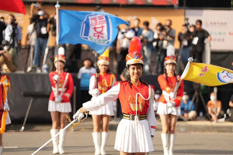 高雄女中樂儀隊精彩表演。市府提供