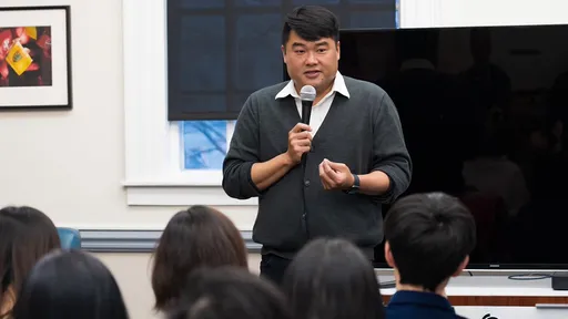 課綱爭辯「呂捷說話了」　神舉例：尿尿廢言經文言文變懷憂天下