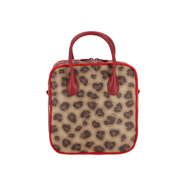 心魅豹紋方形斜背包，5800元。品牌提供