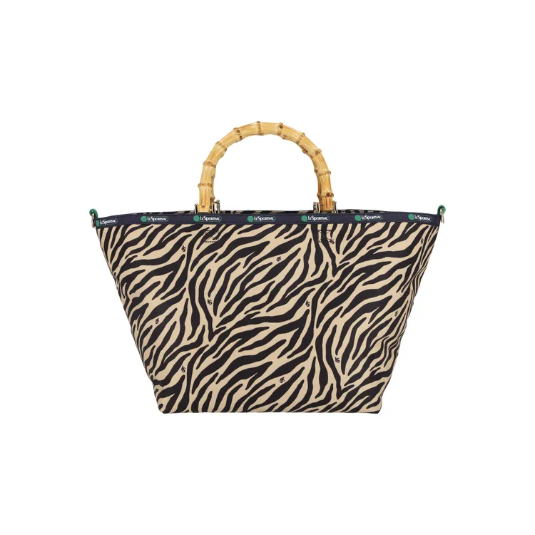 迷幻斑馬紋中型竹節托特包，8000元。品牌提供