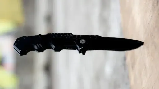 國中割頸案爆出「女同學擋刀受傷」　警方還原真相