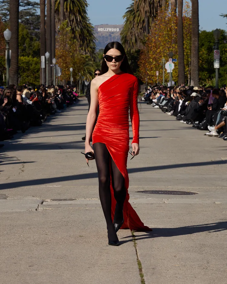 BALENCIAGA最新秋季24系列。品牌提供