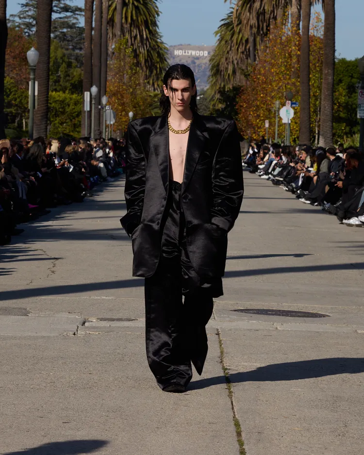 BALENCIAGA最新秋季24系列。品牌提供
