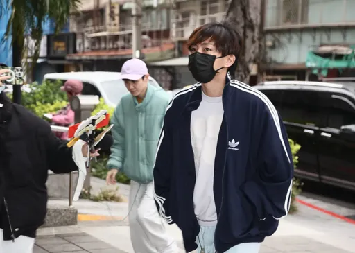 獨家|炎亞綸耀樂和解金被爆開出1200萬 本尊IG直播回應了