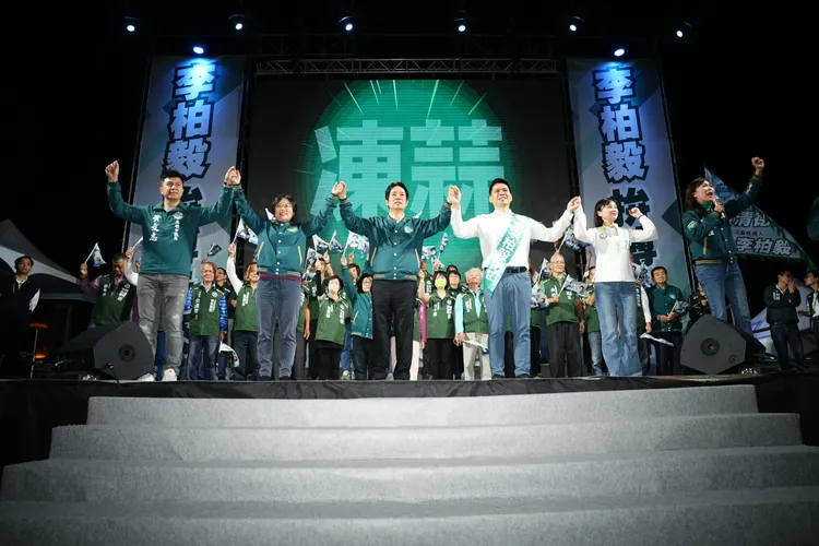 賴清德盼民眾支持讓民進黨在國會席次過半。賴辦提供