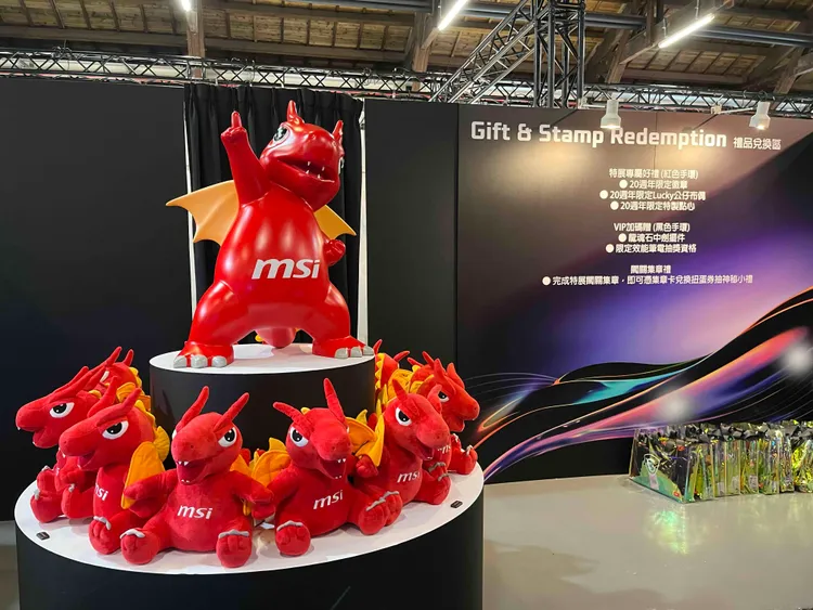 備受喜愛的微星吉祥物Lucky出沒。周奕豪/攝