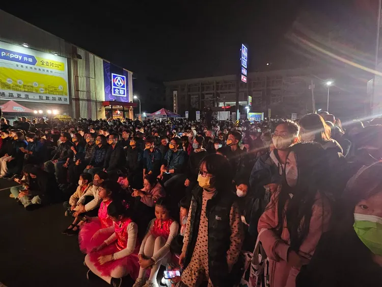 12/23晚間移師南台灣台南開獎，現場湧入近千人同歡。業者提供