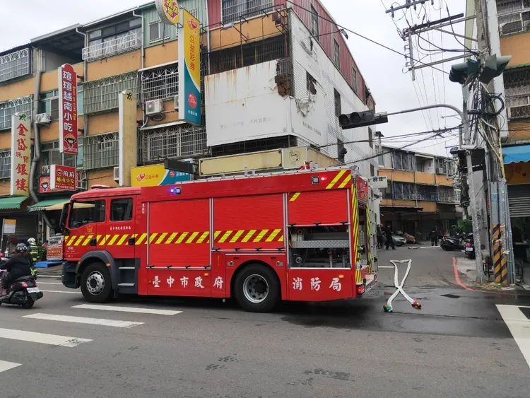 火警發生在太平區中山路二段的巷道內。民眾提供