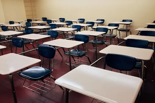 15教師連署要求換校長！學生染髮被罵醜、老師不合他意就解聘