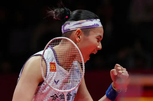 精彩畫面!戴資穎振臂一喝大逆轉 「天敵」安洗瑩倒地吞敗