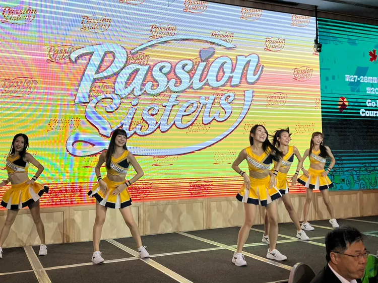 今日活動有兄弟象啦啦隊站台。葉家銘攝