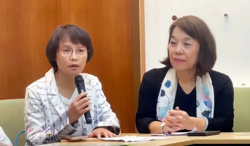 區桂芝痛罵無恥課綱！教長潘文忠出來打球了　拿2版本2世界評比論證