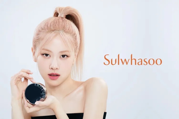 Rosé在雪花秀最新形象照中，當起高馬尾辣妹。品牌提供