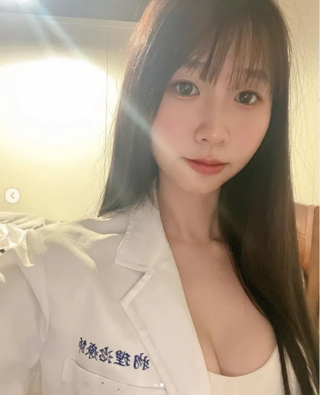 爆乳物理治療師米米被同業怒斥「丟臉」。翻攝米米IG