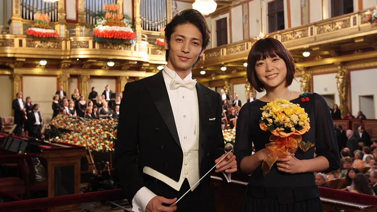 上野樹里（右）與玉木宏合作《交響情人夢》走紅，被叫了17年「野田妹」。劇照