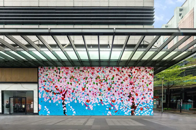 該藝術作品是由英國知名藝術家Damien Hirst所創作。品牌提供