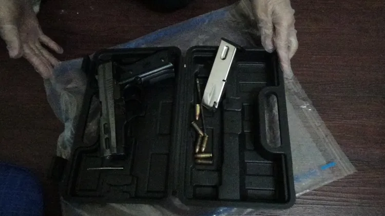 犯嫌疑似購買模型槍進行改造組裝。讀者提供