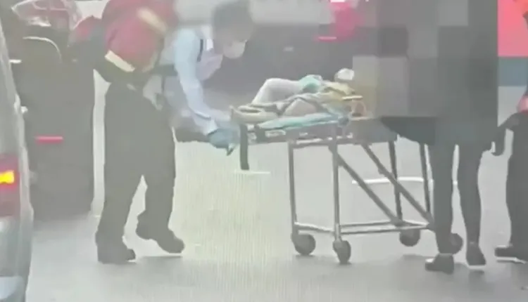 酒店女公關拒出場遭客人七刀狠刺斃命，竟還對死者指侵、吻胸。翻攝畫面