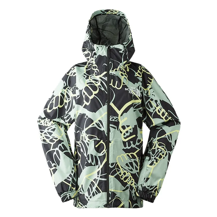 女款綠色防水透氣舒適保暖連帽衝鋒衣，8380元。品牌提供