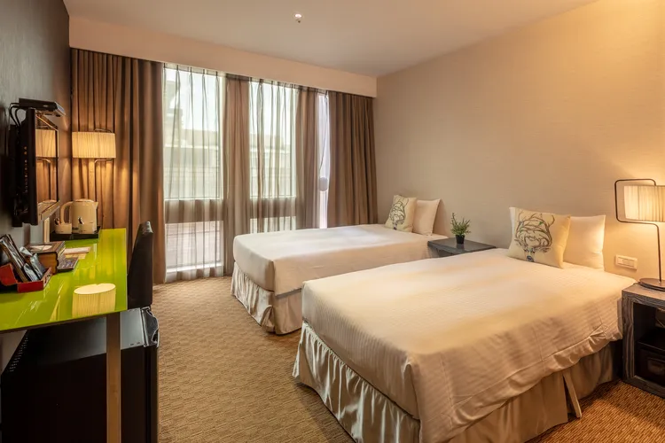 路境行旅府前館散發天馬行空的氣息，彷彿走 進一片奇幻森林。業者提供