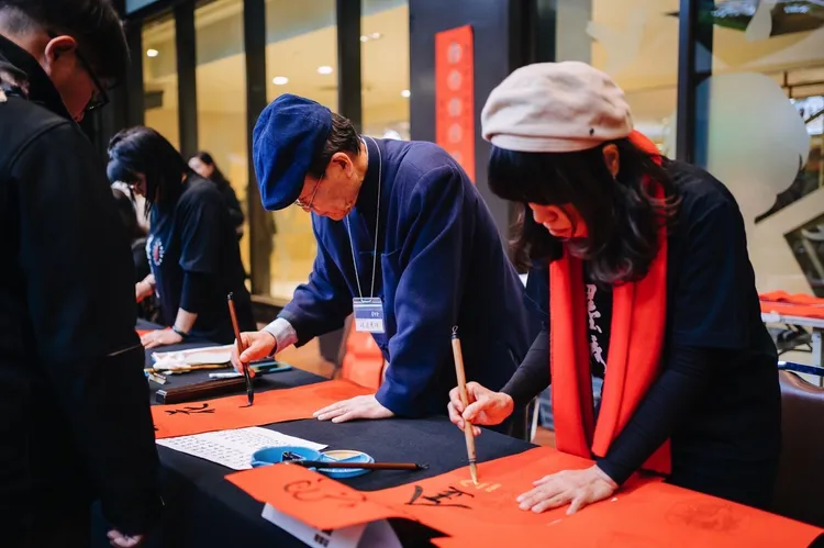「祥龍迎春－喜慶跨年夜」金龍迎春 揮毫頌春聯 活動 (圖/日勝生加賀屋 提供)