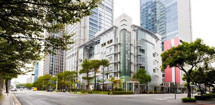 信義誠品今晚10:30熄燈。翻攝誠品書店臉書