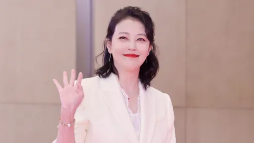 周海媚喪禮低調結束 母慟別:把她的美好留在大家心中