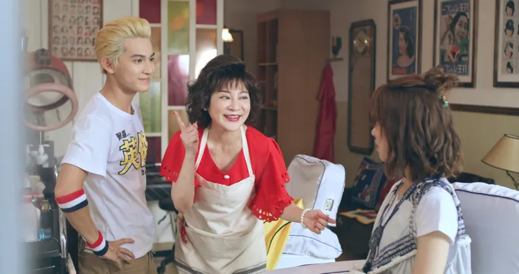 王彩樺飾演理髮院老闆娘，是個極具喜感的角色。華視提供