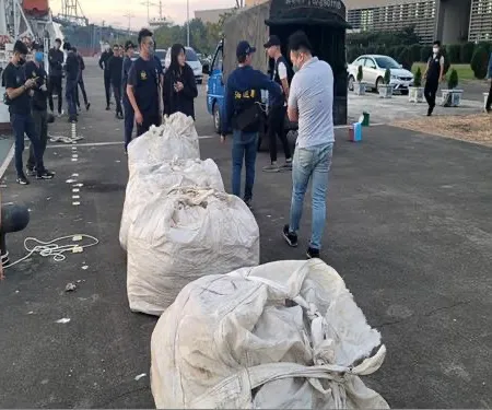 海巡查獲管筏載運的大麻。翻攝畫面