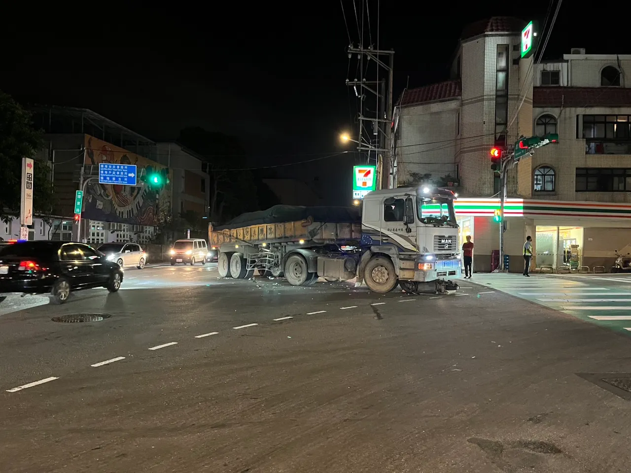 大型車因視線死角和內輪差釀禍。交通大隊提供