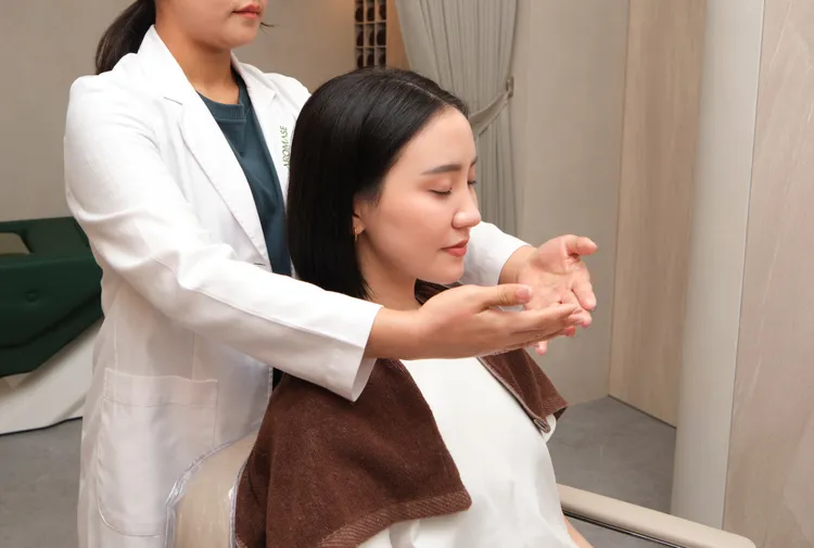 療程中的嗅吸。品牌提供