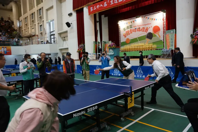 范滋庭代表開球，宣告賽事隆重開幕。生達提供