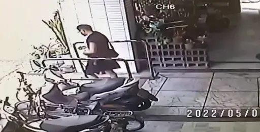 前妻新歡躺床上！他抓狂猛砍131刀吊門把　她「以為在健身」驚見屍體嚇壞