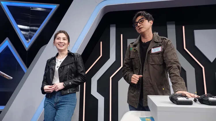 王少偉（右）、許藍方聲稱事先不知對方會來錄影。彭欣偉攝