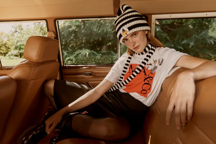 經典Logo Tee好搭又好穿。品牌提供