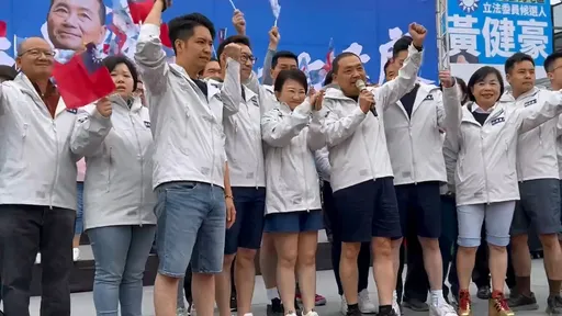 台中競總盧秀燕號召露腿 侯友宜流鼻涕硬穿、朱立倫拿長褲剪短