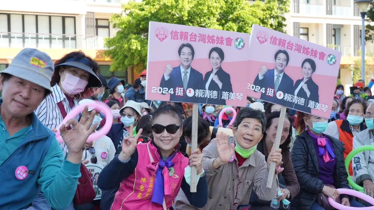 群眾力挺賴蕭配。賴惠員服務處提供