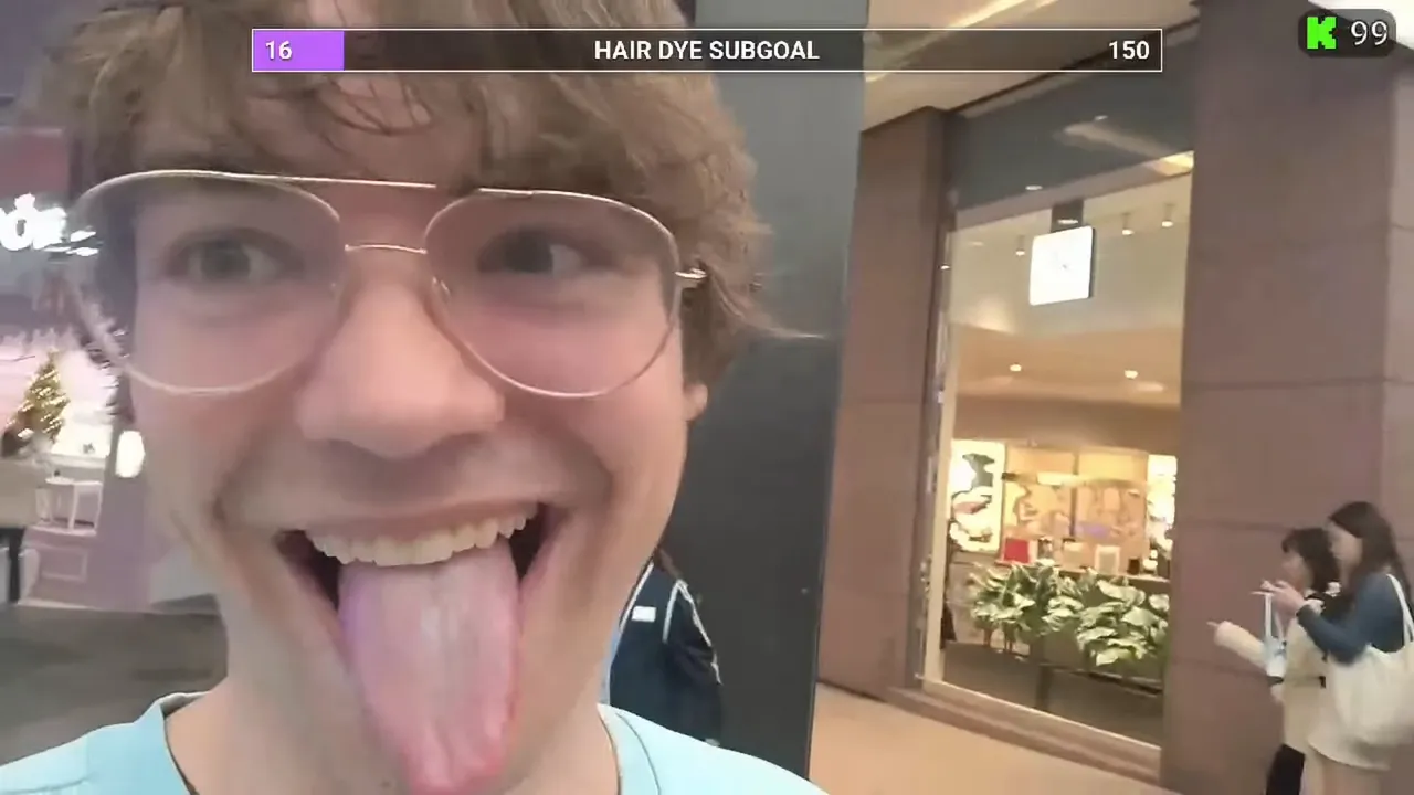 Harrison在台灣街頭拍影片。翻攝自論壇Dcard