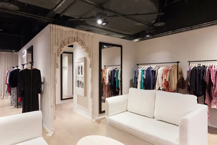 ba&sh首間專賣店。品牌提供