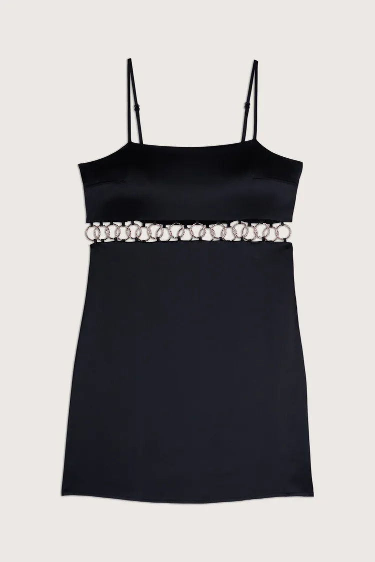 Chany金屬圈裝飾短洋裝，1萬1410元。品牌提供