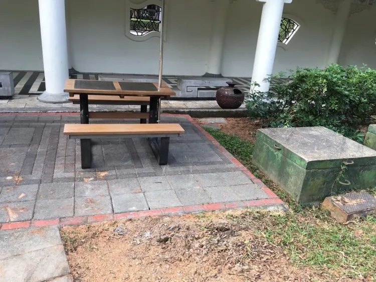 吸菸區的立牌今已撤除。翻攝自中正紀念堂官網