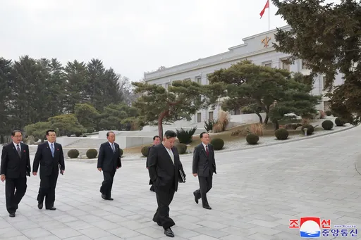 金正恩和親信都鍾愛這品牌汽車 聯合國制裁無阻北韓擁豪駒