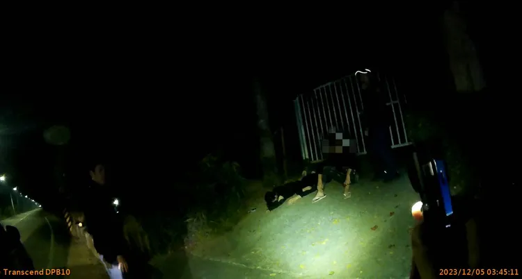 警方在空屋附近逮捕3嫌。讀者提供