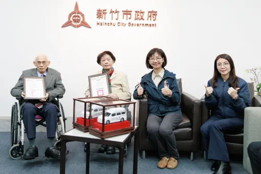 竹市再獲贈2輛復康巴士! 民間善舉讓愛延續