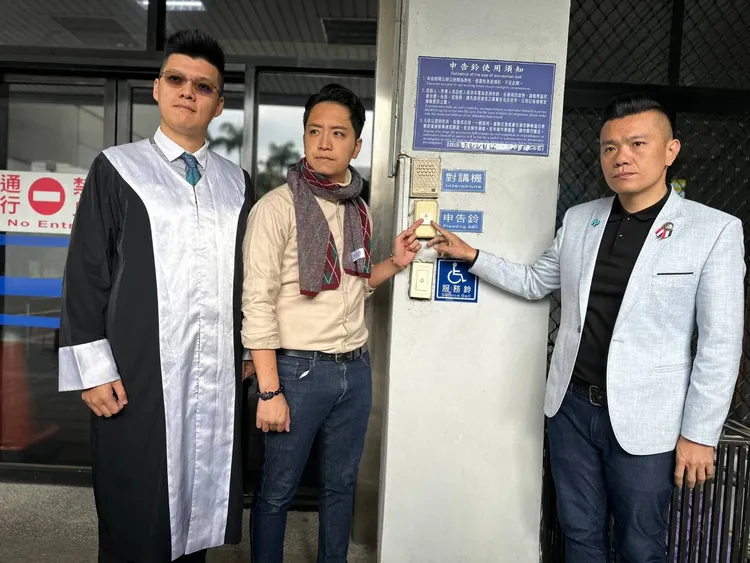 羅廷瑋、江和樹到台中地檢署按鈴舉發。江和樹提供