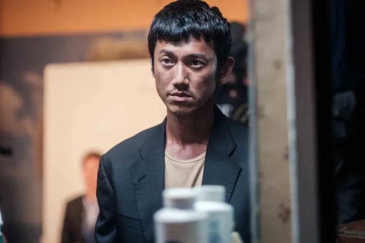 吳慷仁在《富都青年》飾演啞巴哥哥阿邦。甲上提供