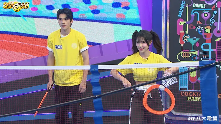 李多慧玩羽毛球。八大提供