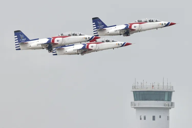 AT-3自強號高級教練機。林林攝