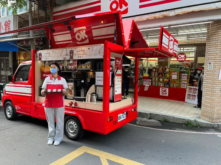 OKmove行動超商前往信義商圈門市駐點。業者提供