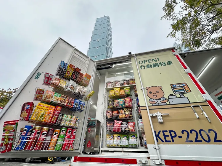 小七的行動購物車。陳怡文攝